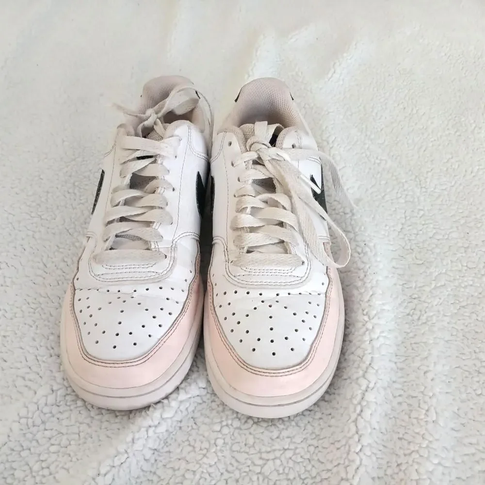 Nike Women's White and Pink Trainers Size 7